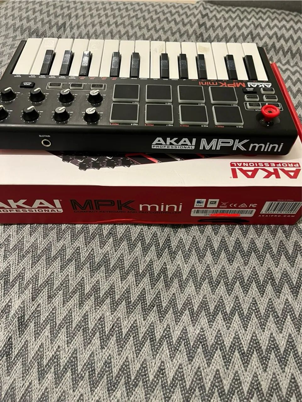 Controladora Akai MPK Mini II - Foto 4