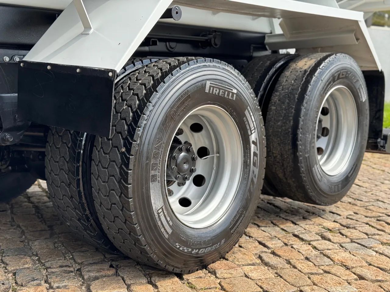 CAMINHÃO MB ATEGO 2425 2011 TRUCK CAÇAMBA ÚNICO DONO EXTRA - Foto 9