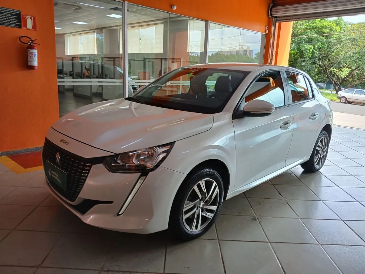 Peugeot 208 2023 1.6 16v flex allure at6 - Foto 2