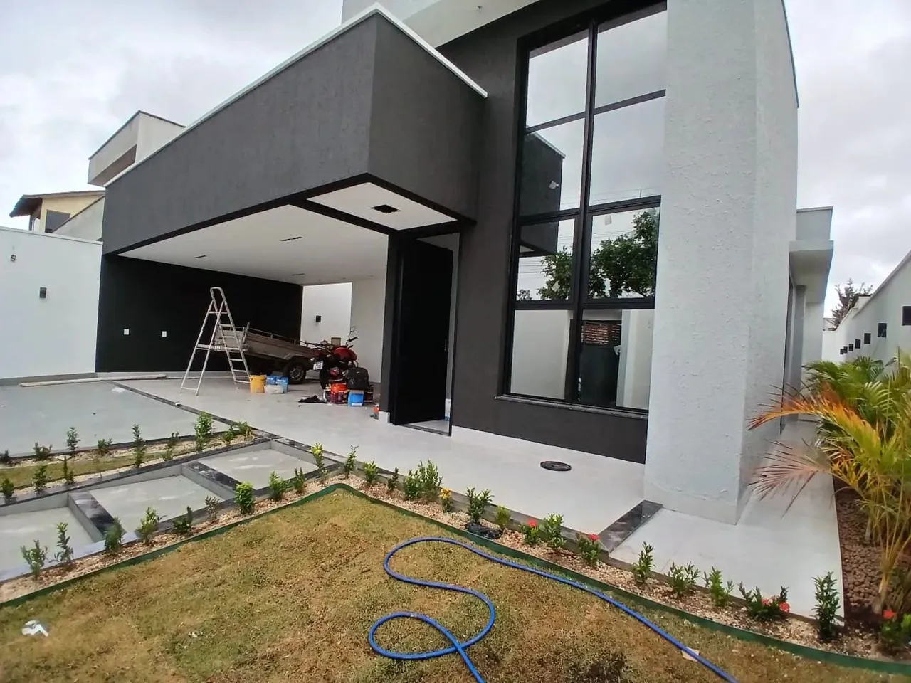 Casa Térrea à Venda, 04 suítes, Setor Jardim Presidente