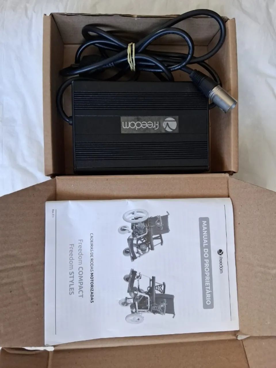 Cadeira de Rodas Freedom Compact 13 - nova - Foto 5