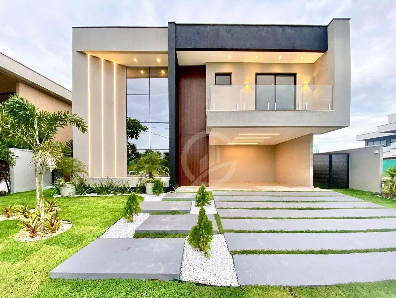 Cidade Alpha com 5 dormitórios à venda, 350 m² por R$ 2.990.000,00 - Cidade Alpha - Eusébi