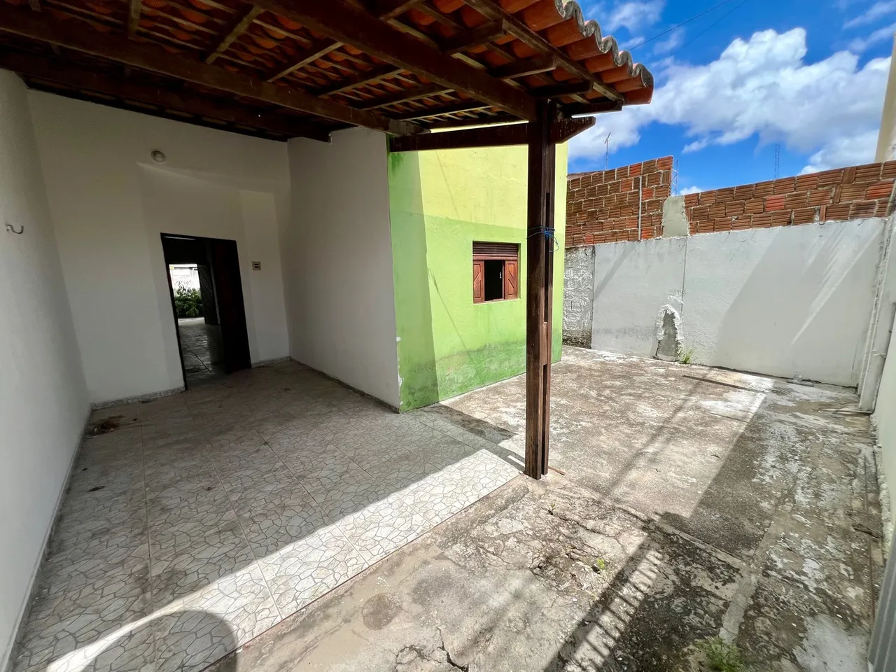 CASA NO CID DAS FLORES