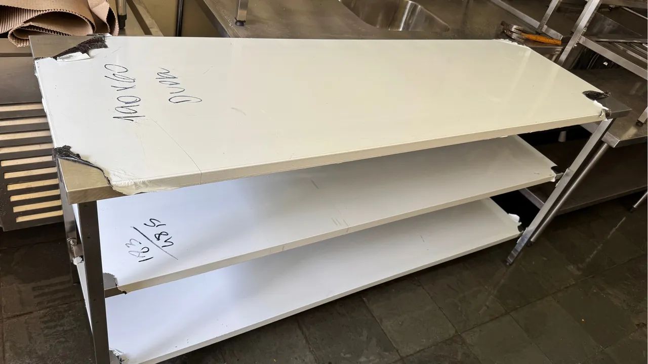 Mesa de inox DUAS prateleiras 1,90 x 0,60