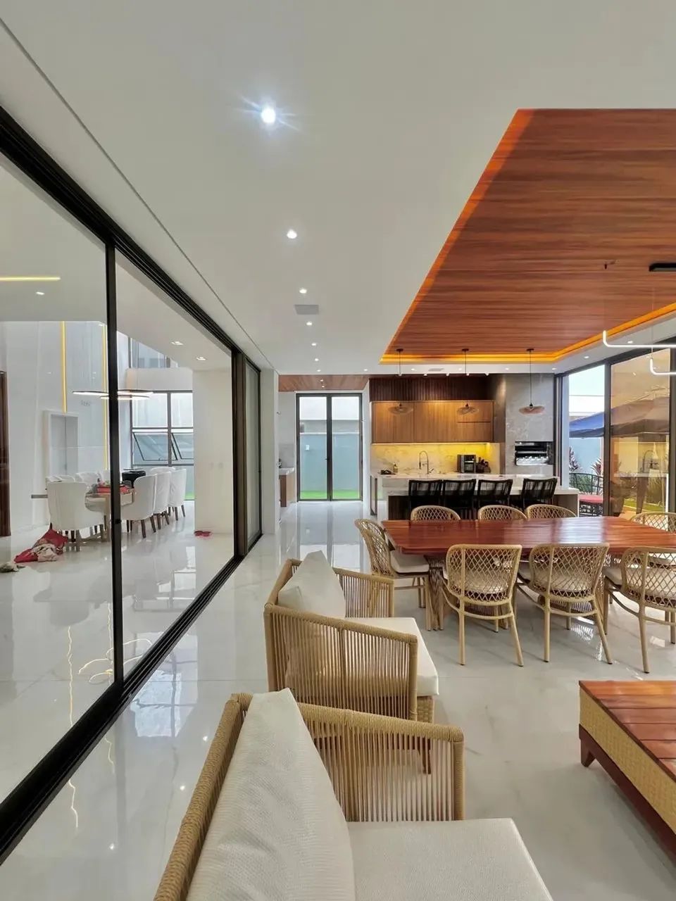 Casa de Luxo na Cidade Alpha Ceará  4 Suítes, Piscina, Sauna e Energia Solar - Foto 4