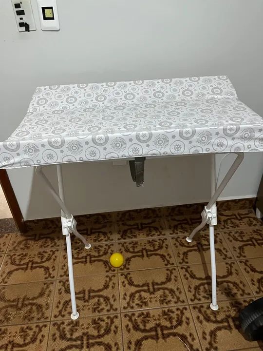 Trocador de bebê dobrável com banheira - Foto 2