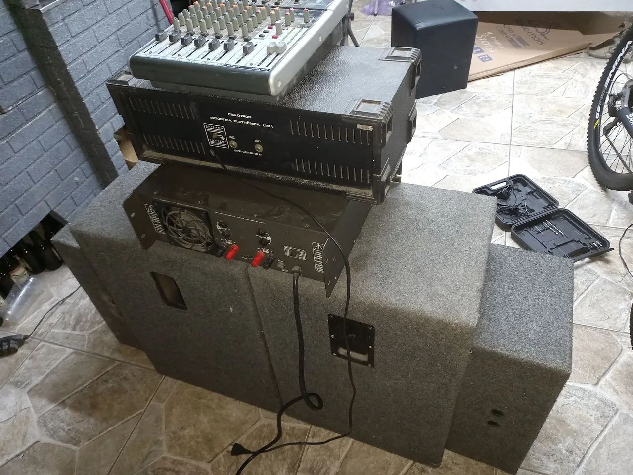 Mesa de Som Behringer Xenyx 1204USB - Foto 2