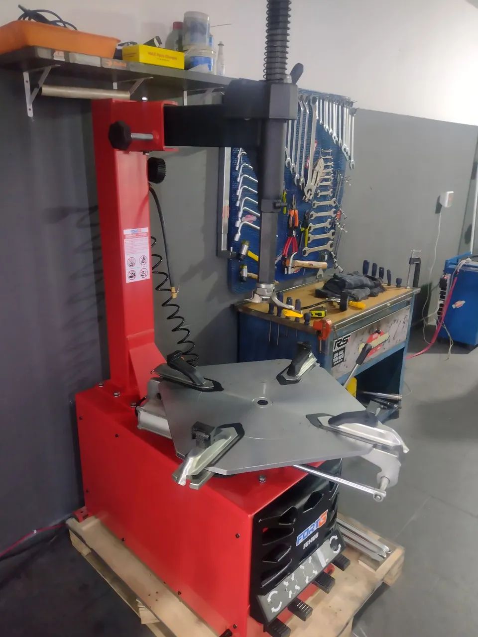 Desmontadora de pneus FG1400, 220V - Foto 2