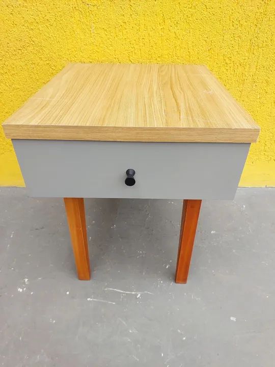 Mesa de cabeceira 