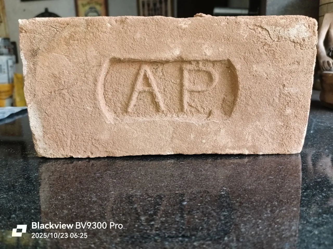 Demolition brick 64187439095170121