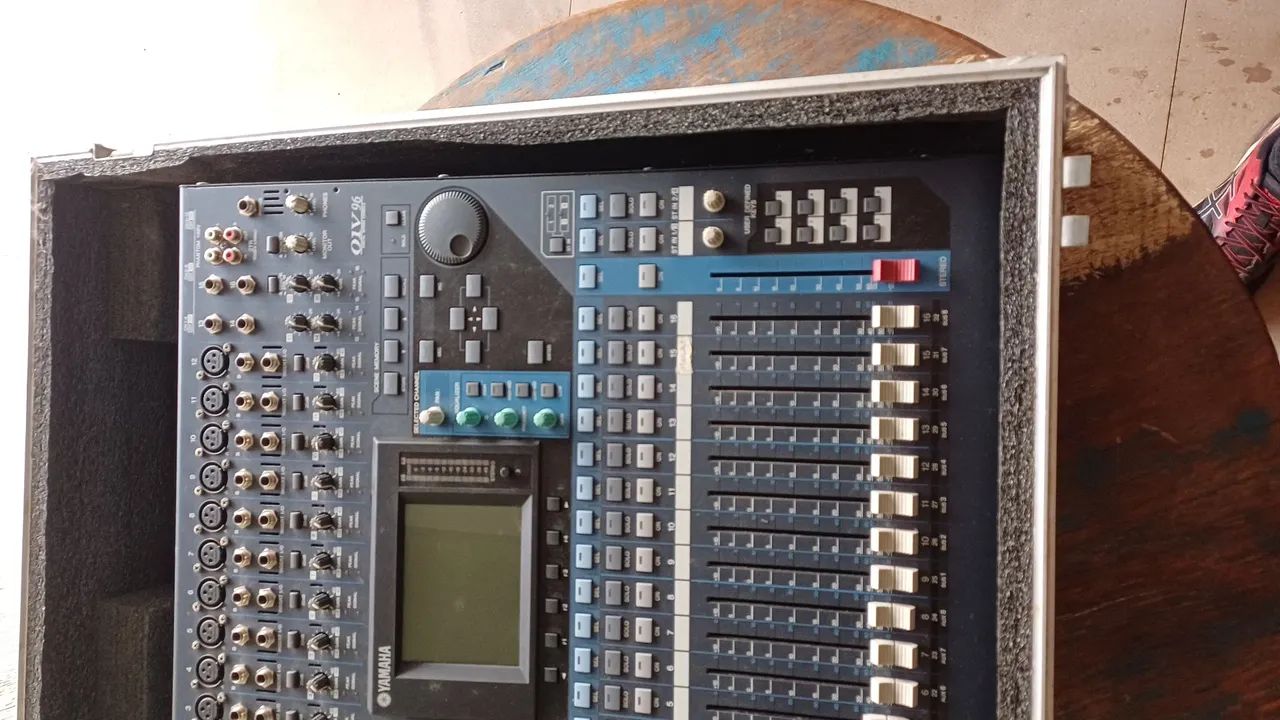 Mesa de Som Yamaha 01V96 - Foto 3