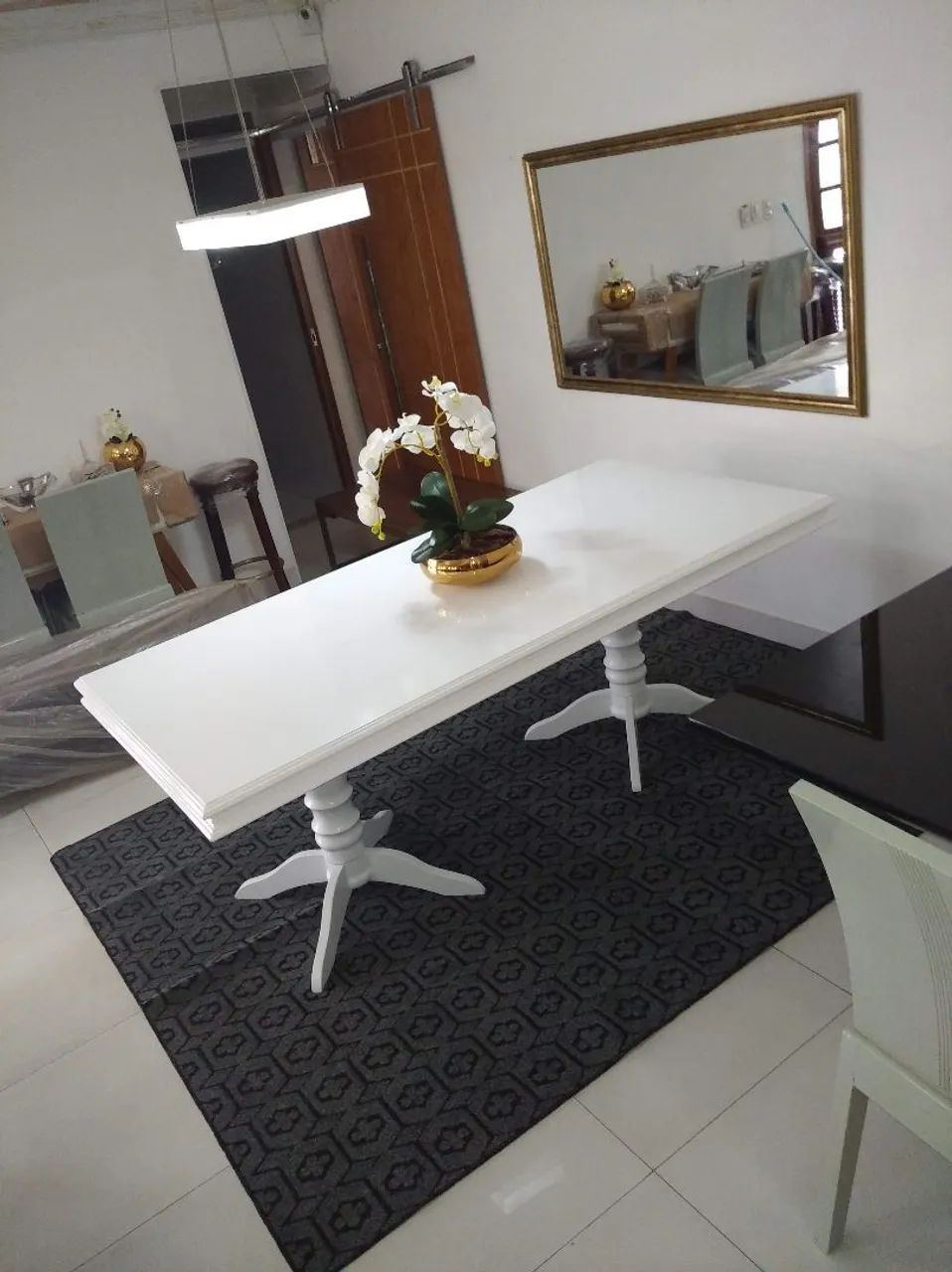 Mesa de Jantar Branca Elegante