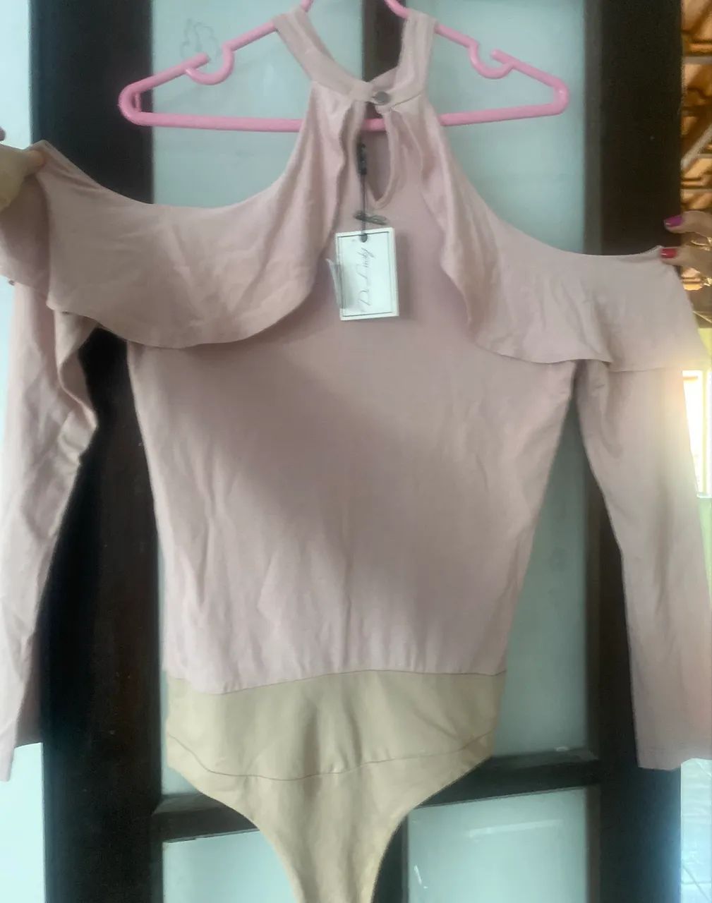 Body rosê com babado e manga vazada - R$ 24,99 - TAM P  - Foto 2