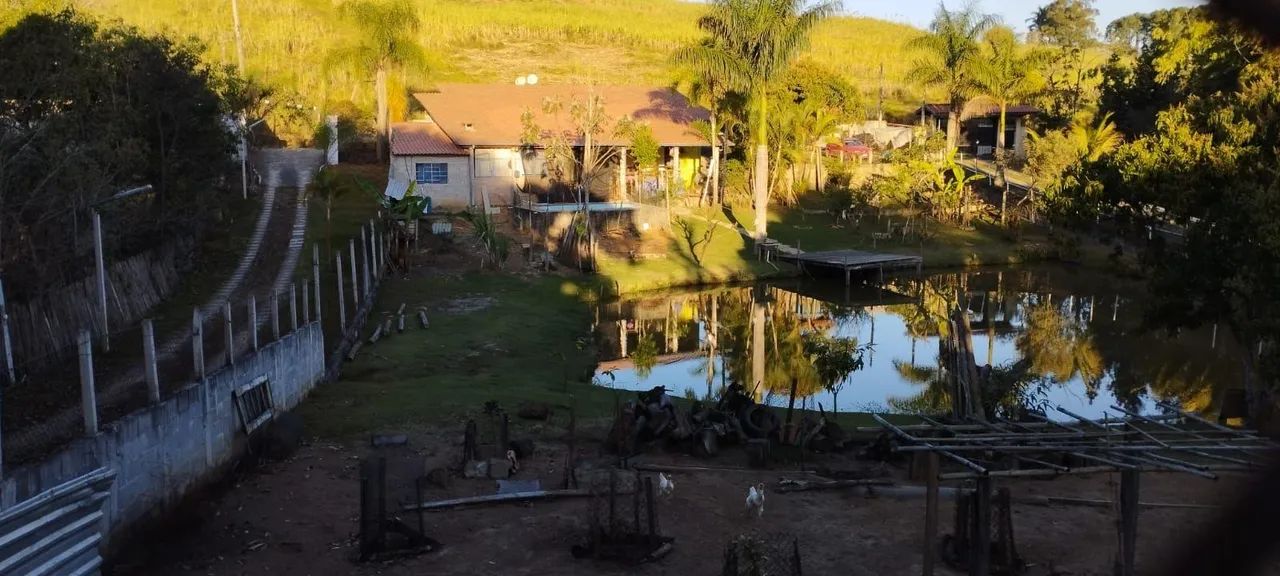 Linda Chácara, com lago particular e piscina - Foto 2