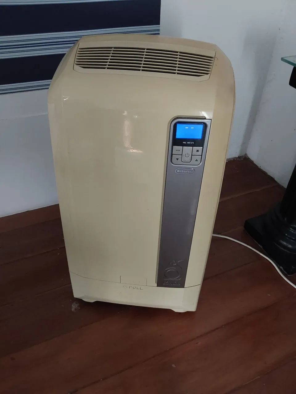 Ar Portatil Delonghi. Precisa mangueira. Não elimina água. R$ 1.800,00 EM 10 X sem juros