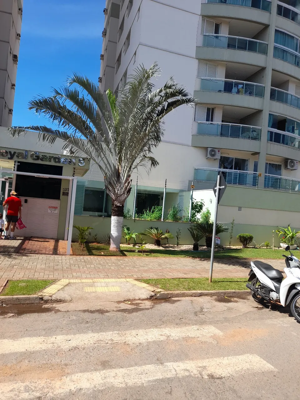 Apartamento (R$; 450.000,)