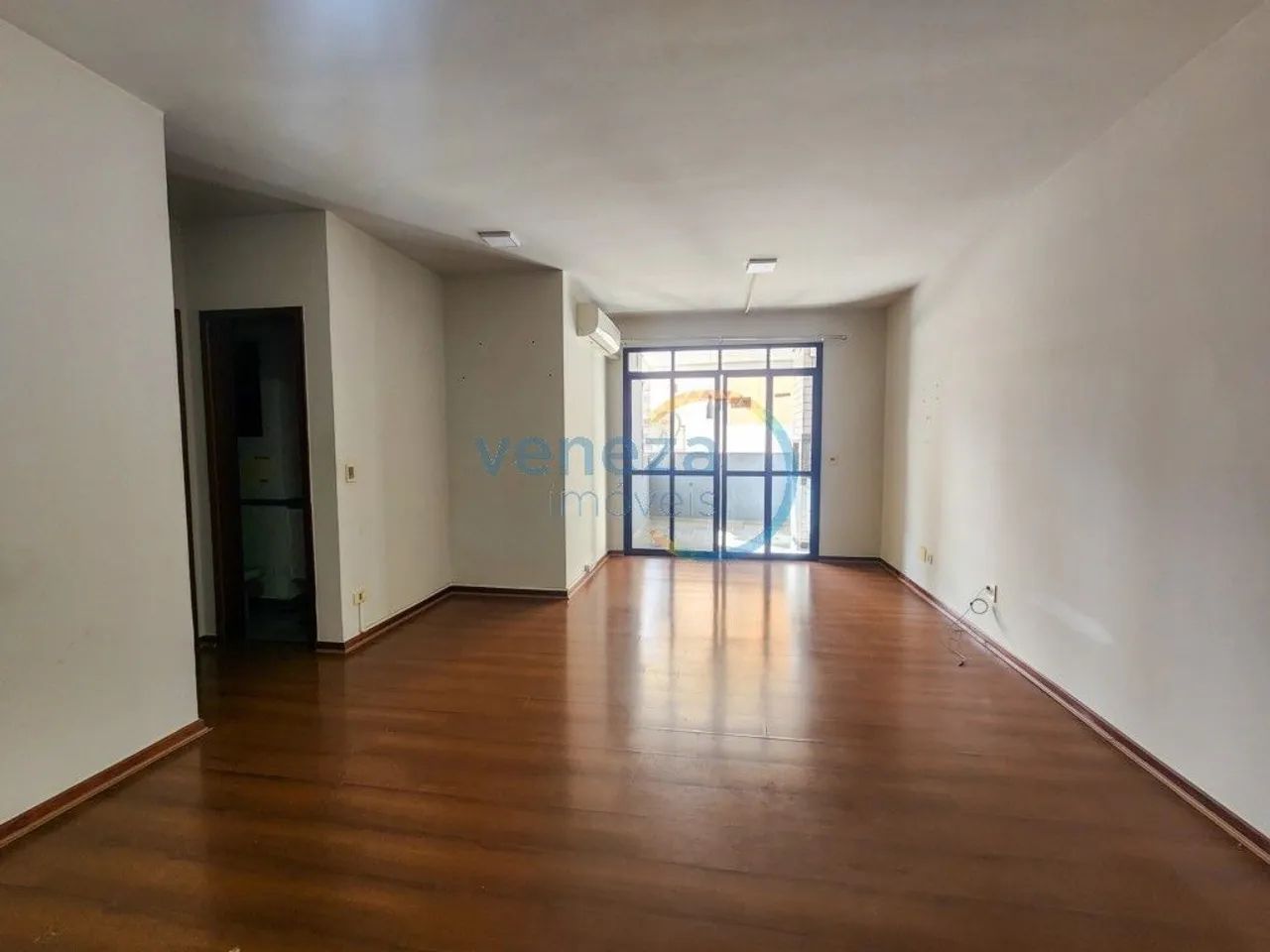 Apartamento com 3 quartos para alugar por R$ 2800.00, 122.00 m2 - CENTRO - LONDRINA/PR - Foto 2