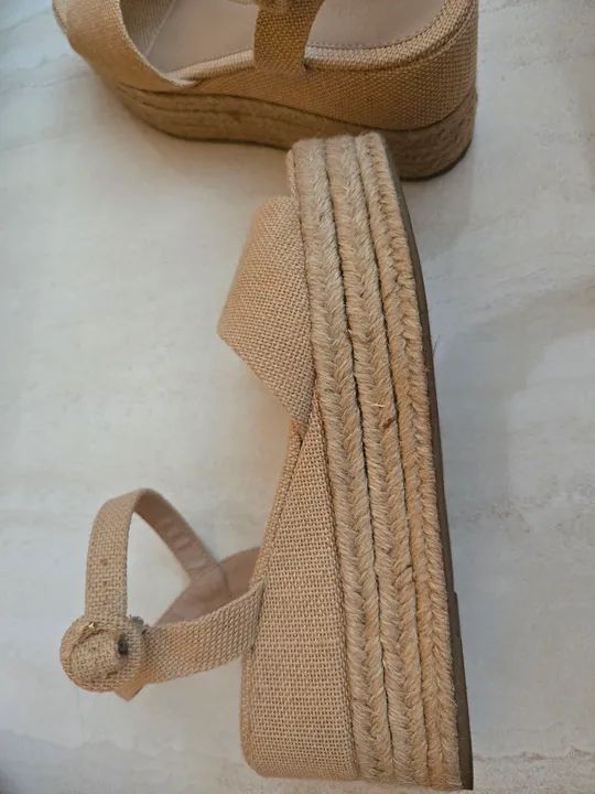 Sandalia plataforma, cortiça, cor nude, bege claro, nova. Marca sonho dos pés - Foto 4