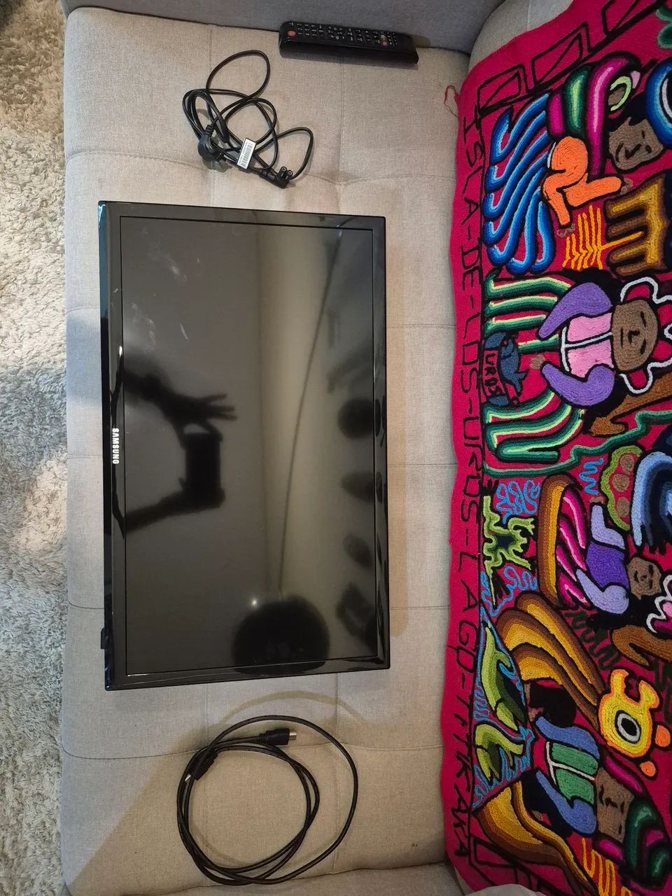 TV Samsung com controle e cabos! - Foto 5