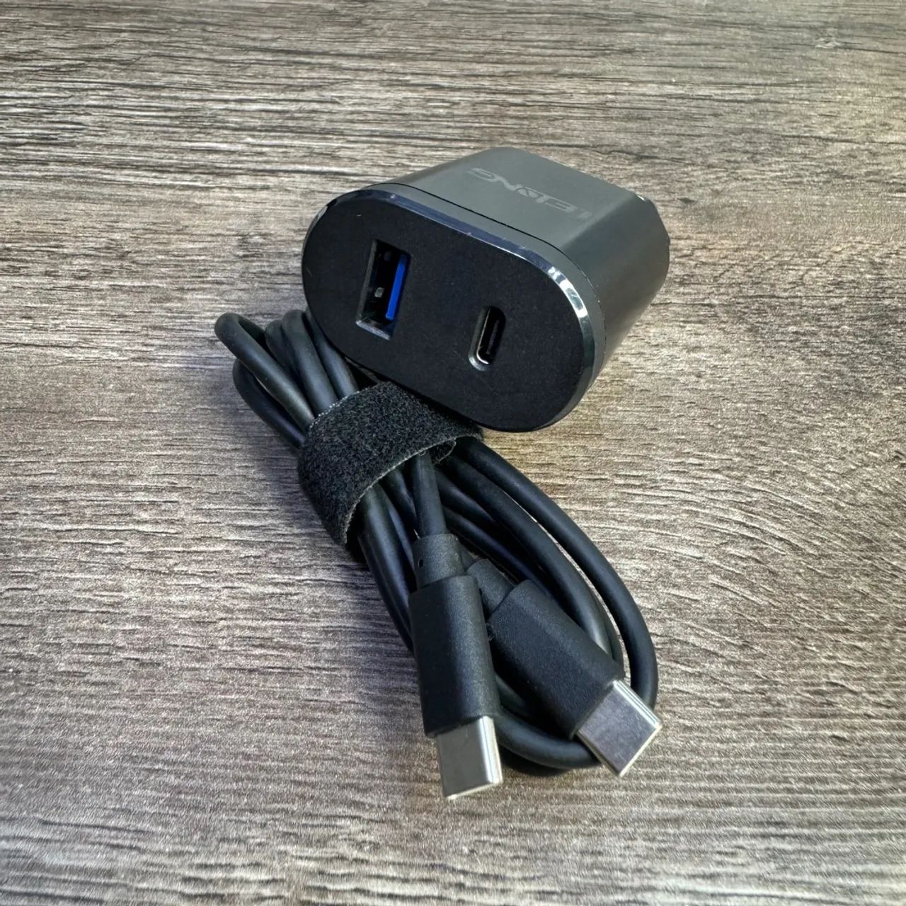 Carregador Rápido Duplo USB-C + USB-A