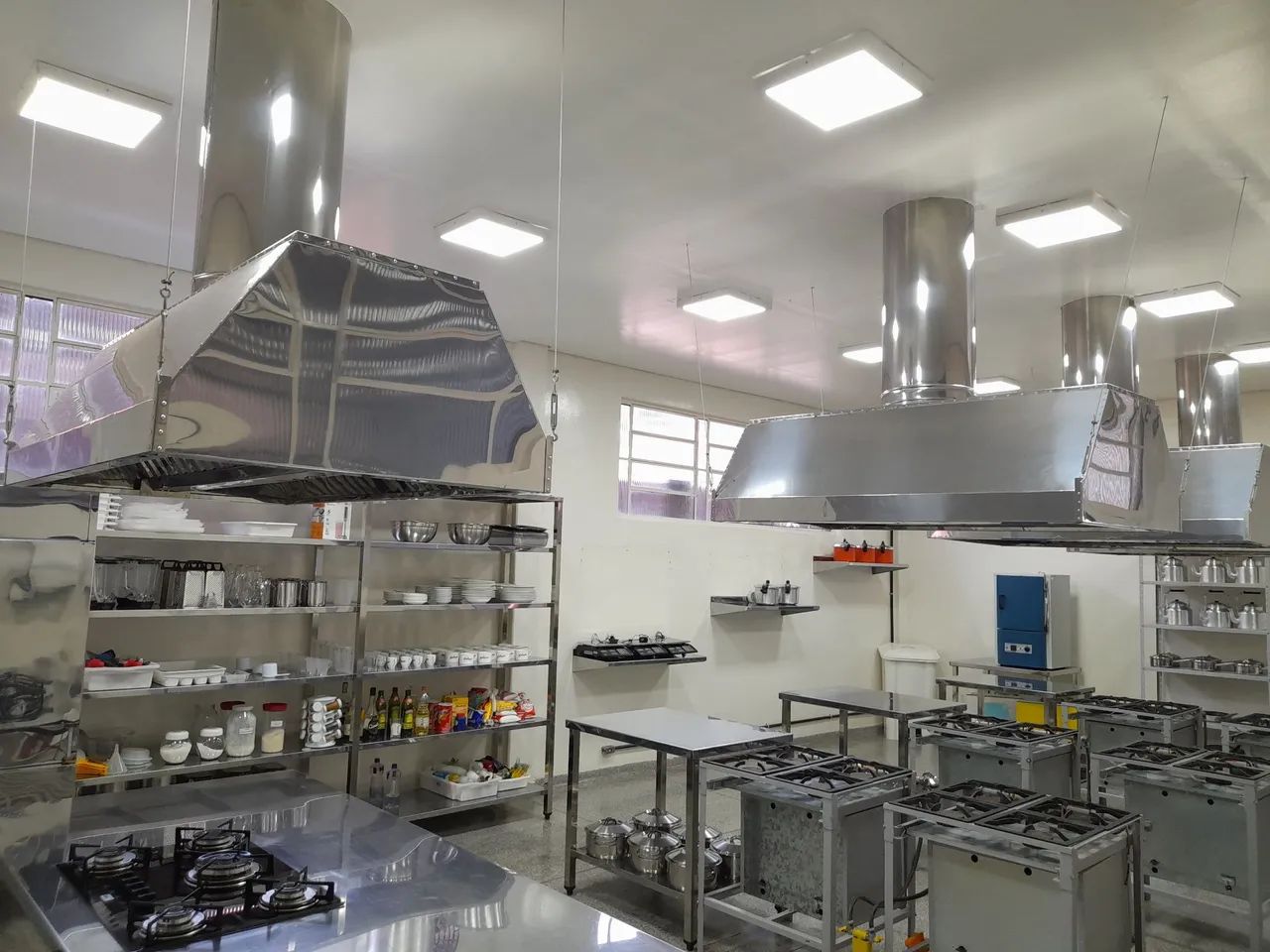 Mesa de Aço Inox com Prateleira - Foto 3