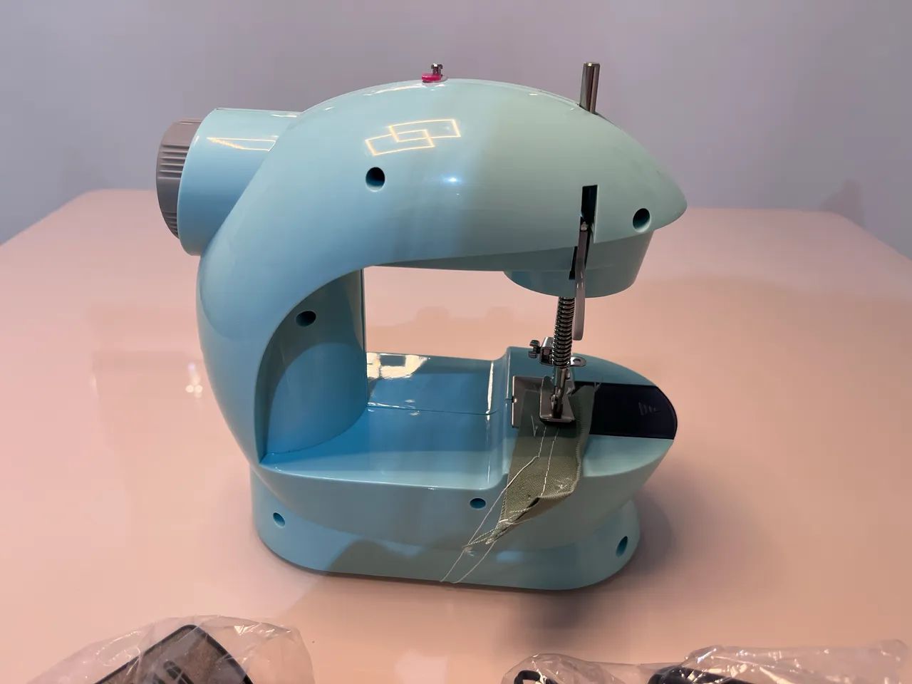 Máquina de costura  - Foto 4