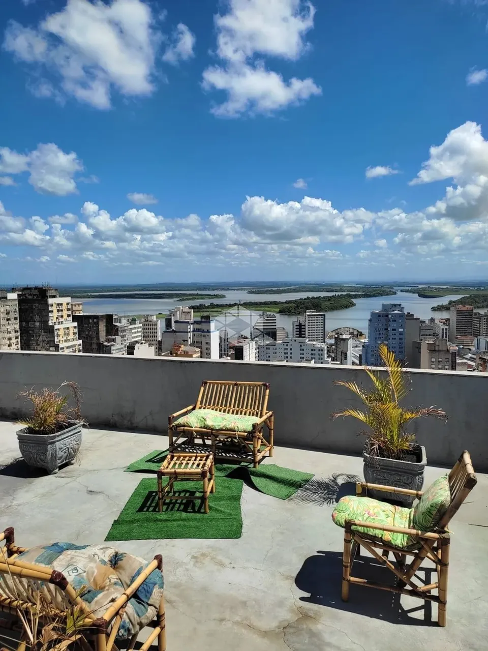 JK/quarto no Centro Histórico de Porto Alegre.