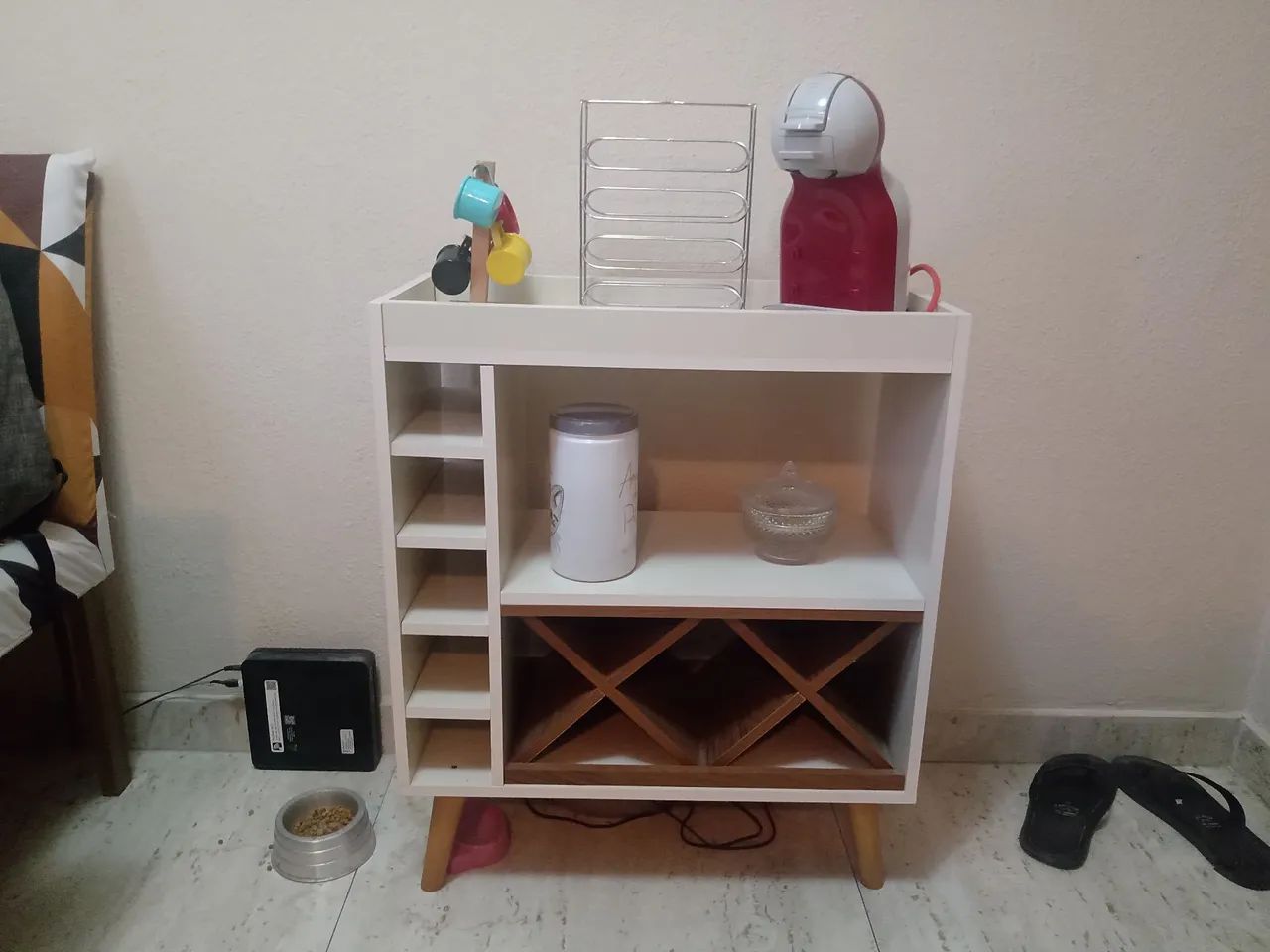 Mini Bar com Adega e Nichos - Perfeito para seu cantinho!
