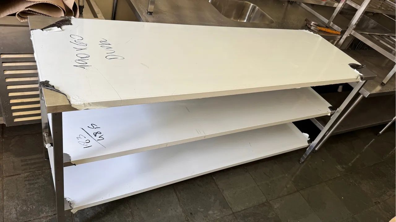 Mesa de inox DUAS prateleiras 1,90 x 0,60 - Foto 5