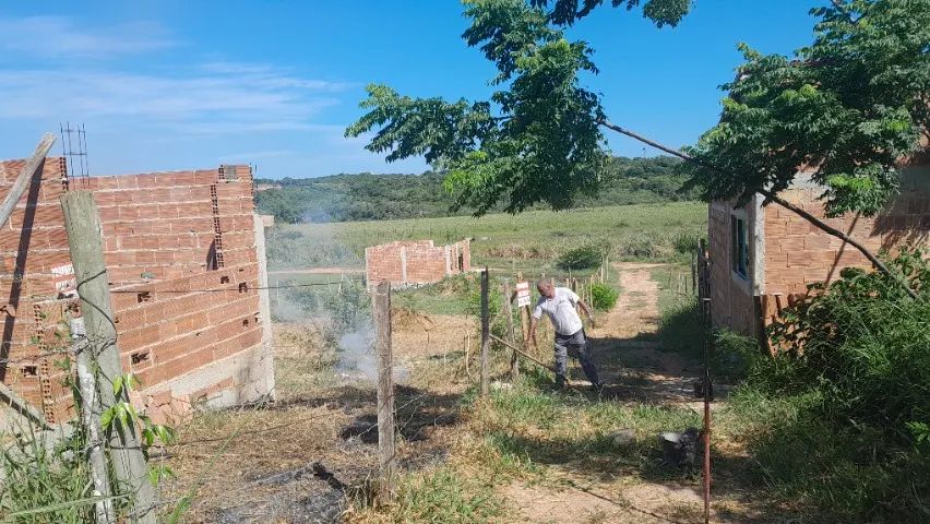 Vendo casa em buzios no tijolo com 2 quartos pronto para laje