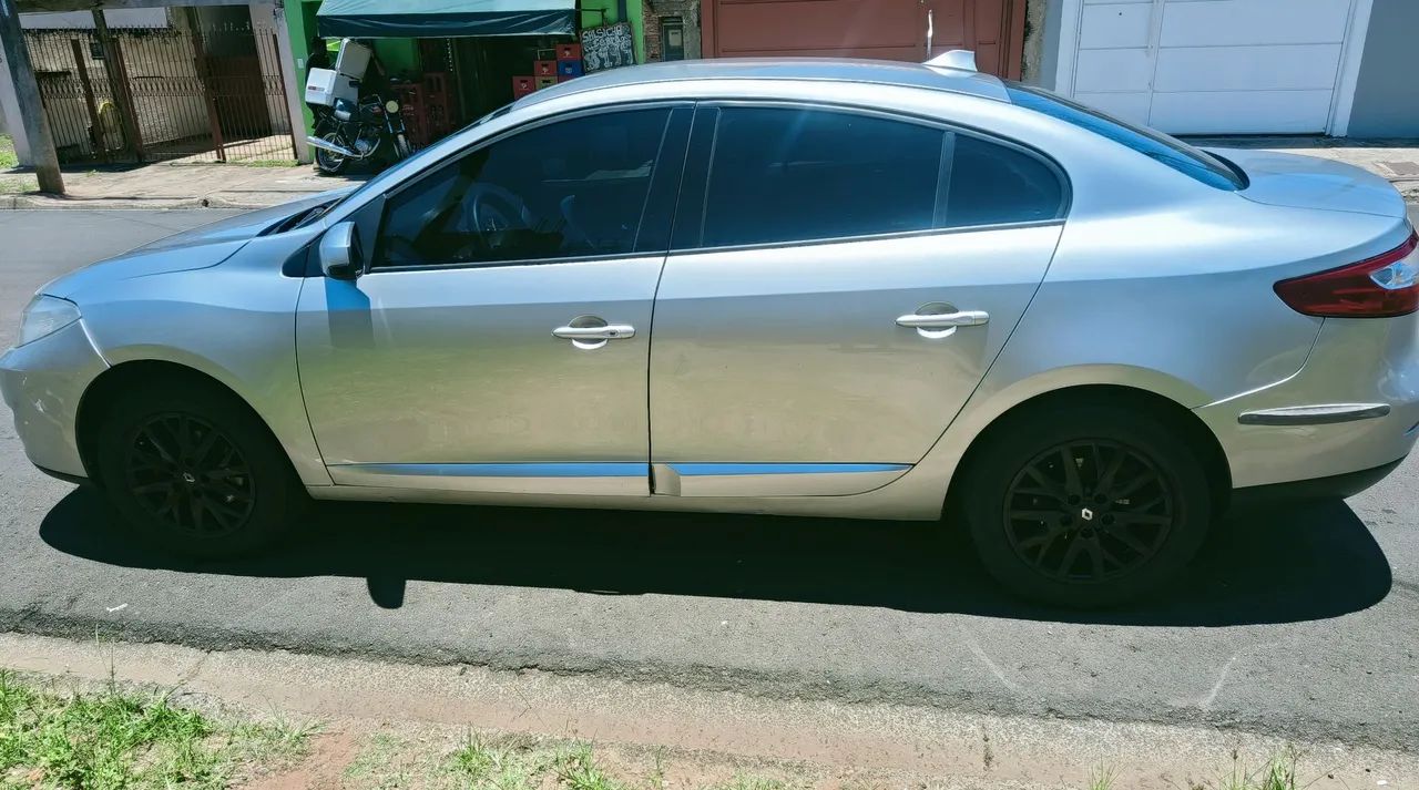 Fluence Dynamique 2.0 16v flex - Foto 2