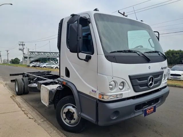 MB Accelo 815C Chassis 4X2 - (2013) - Foto 2
