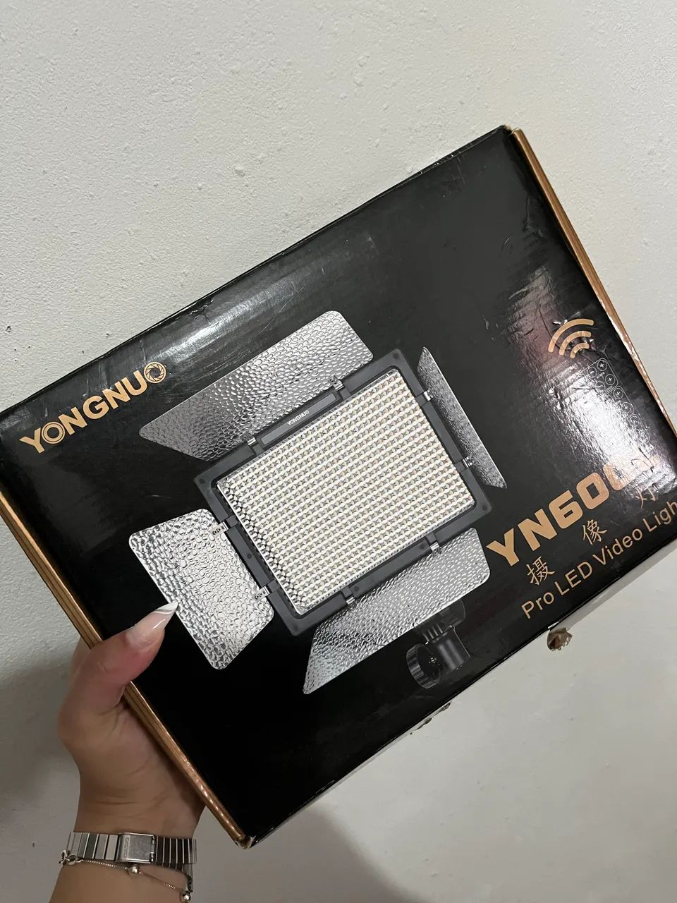 Iluminador de vídeo LED profissional Yongnuo YN600L II - Foto 3