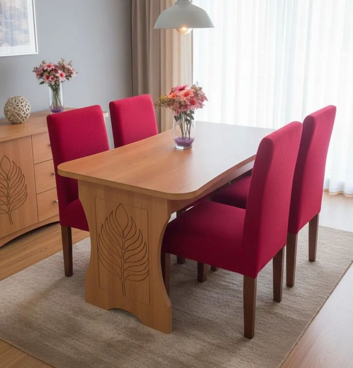Mesa de jantar com 4 cadeiras 