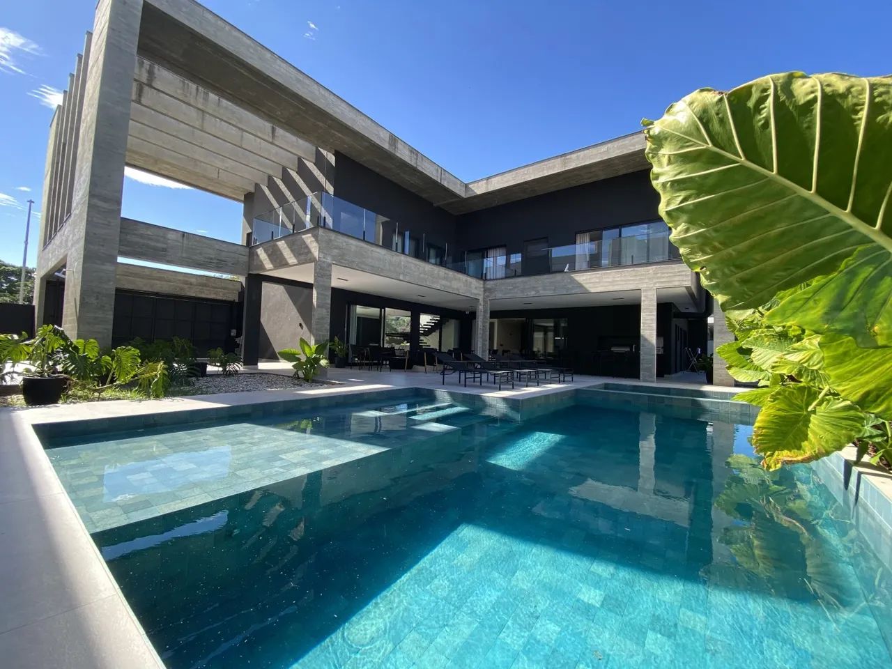 Casa para Locação em Florianópolis, JURERE INTERNACIONAL, 5 dormitórios, 5 suítes, 6 banhe - Foto 2