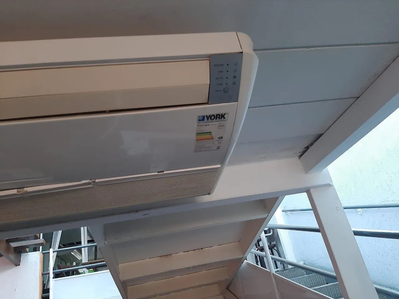 Ar condicionado split piso teto yok de 60.000 - Foto 2