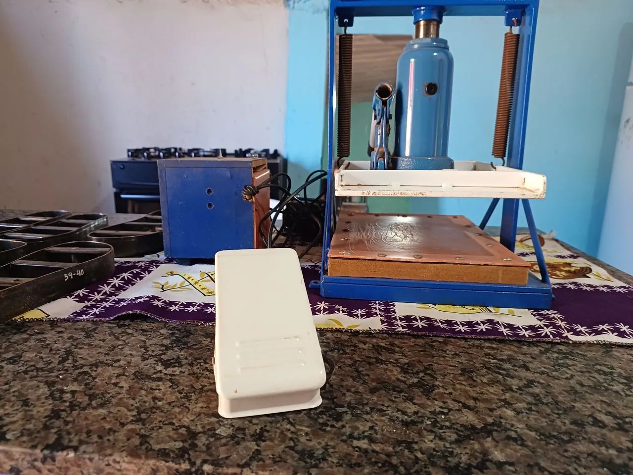 Máquina Manual de Fazer Chinelo à Venda - Foto 6