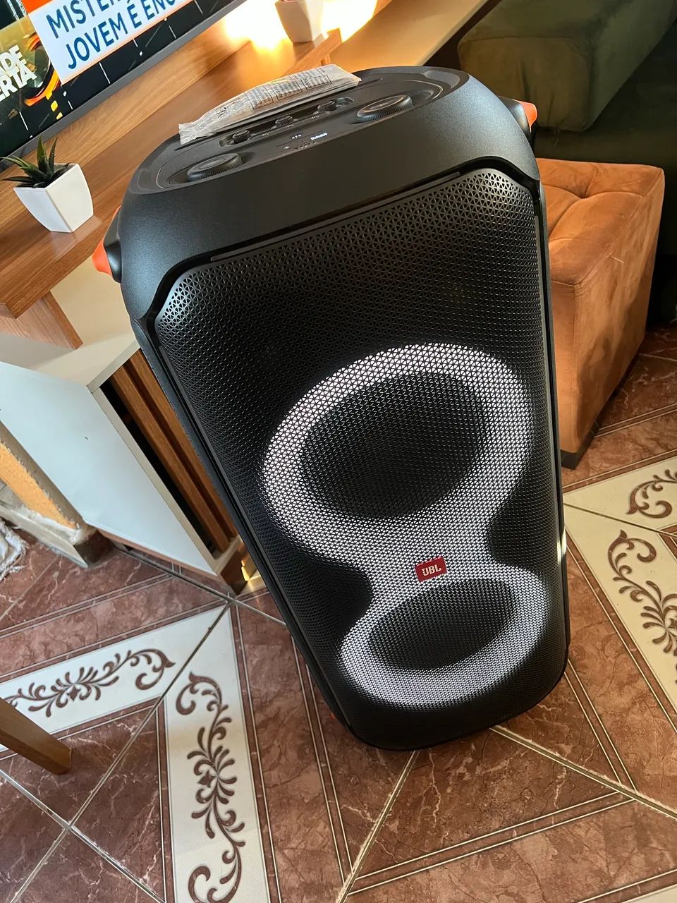 Jbl PARTYBOX 710w nova com nota fiscal e manuais  - Foto 2