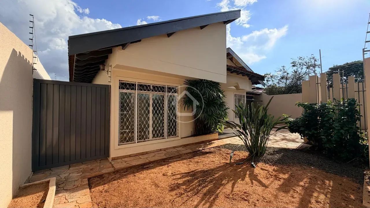 CASA 5 QUARTOS + SOBRADO NOS FUNDOS - PLANALTO - Foto 2