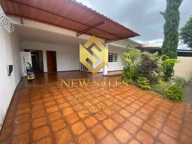 Casa Ampla à Venda no Setor dos Funcionários  Espaço de Sobra!