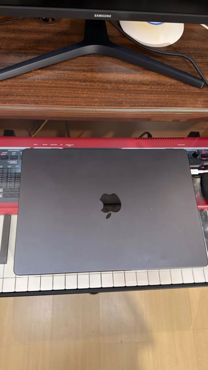 Macbook Pro M3 Pro, 18GB, 1TB SSD, 14 polegadas - Foto 4
