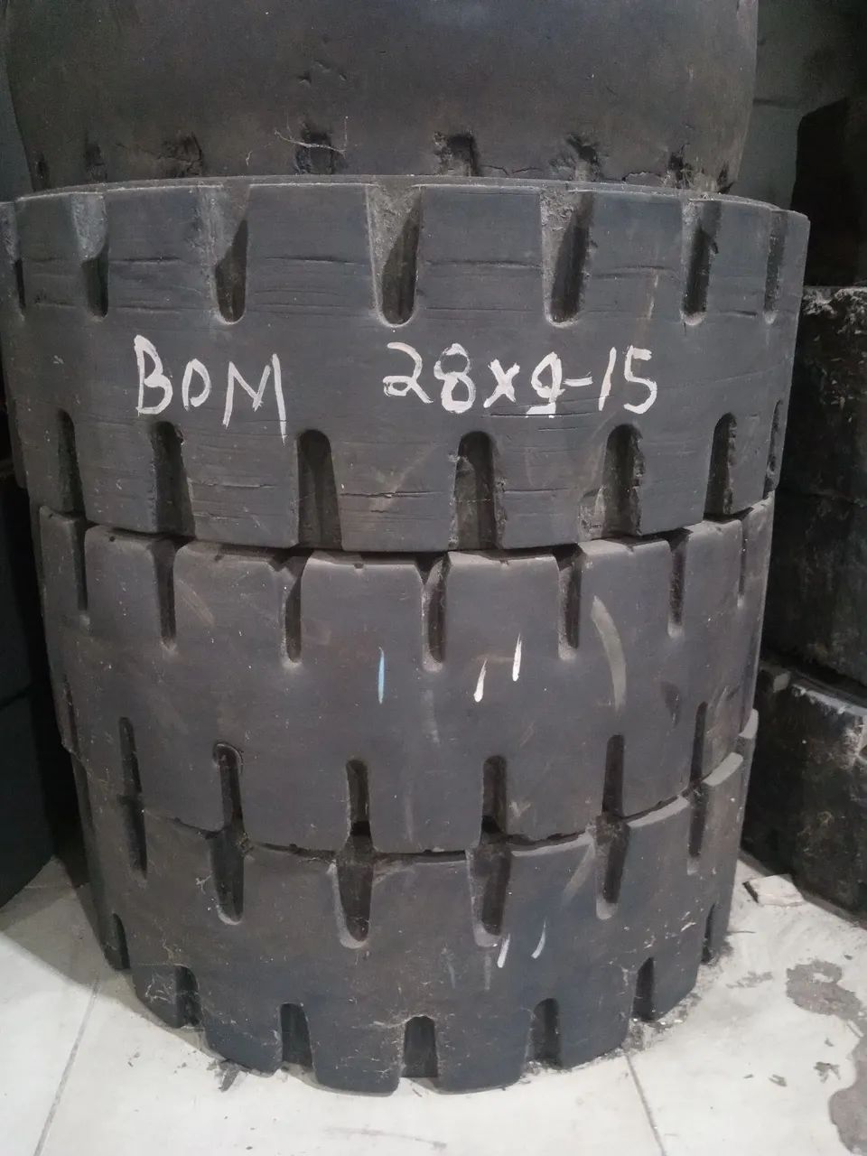 Pneus para empilhadeira e fora de estrada  - Foto 5