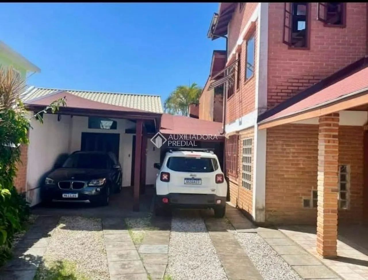 Casa 4 Dormitórios, sendo 4 suítes no Morro das Pedras - Foto 3