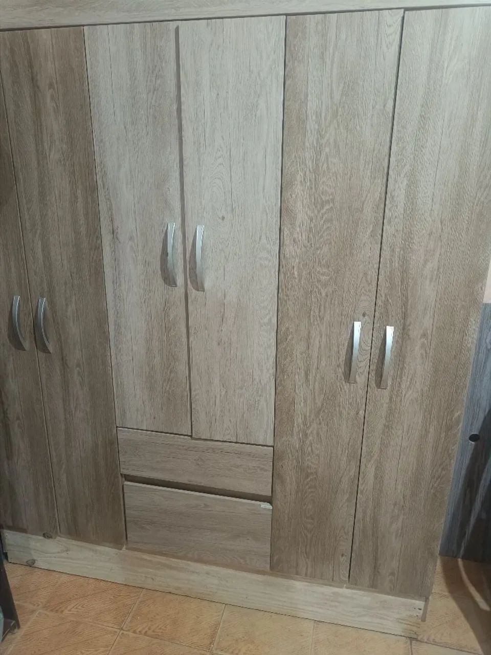 Guarda Roupas 6 Portas 
