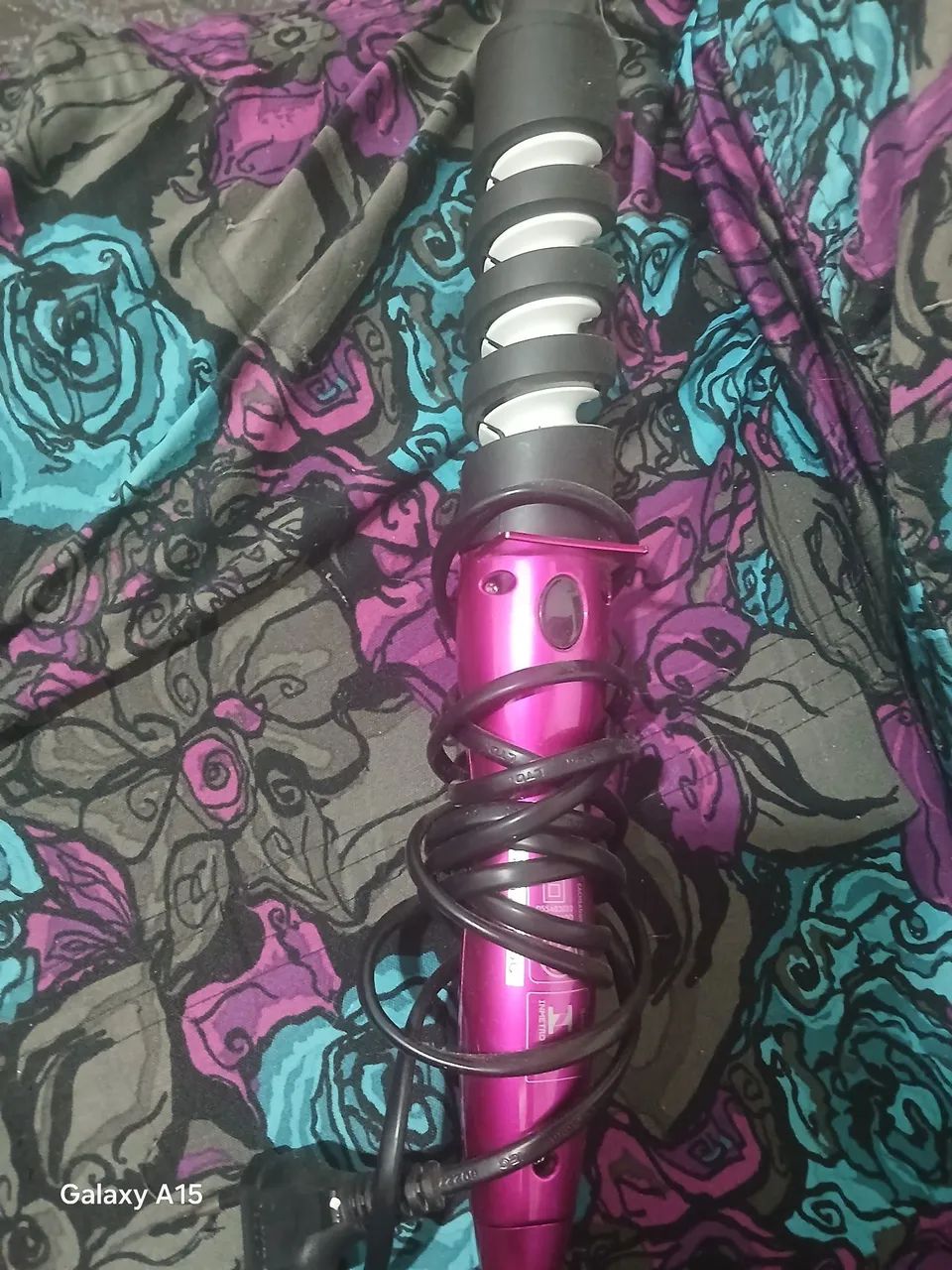 Vendo um babyliss novo 80 reais zap * 