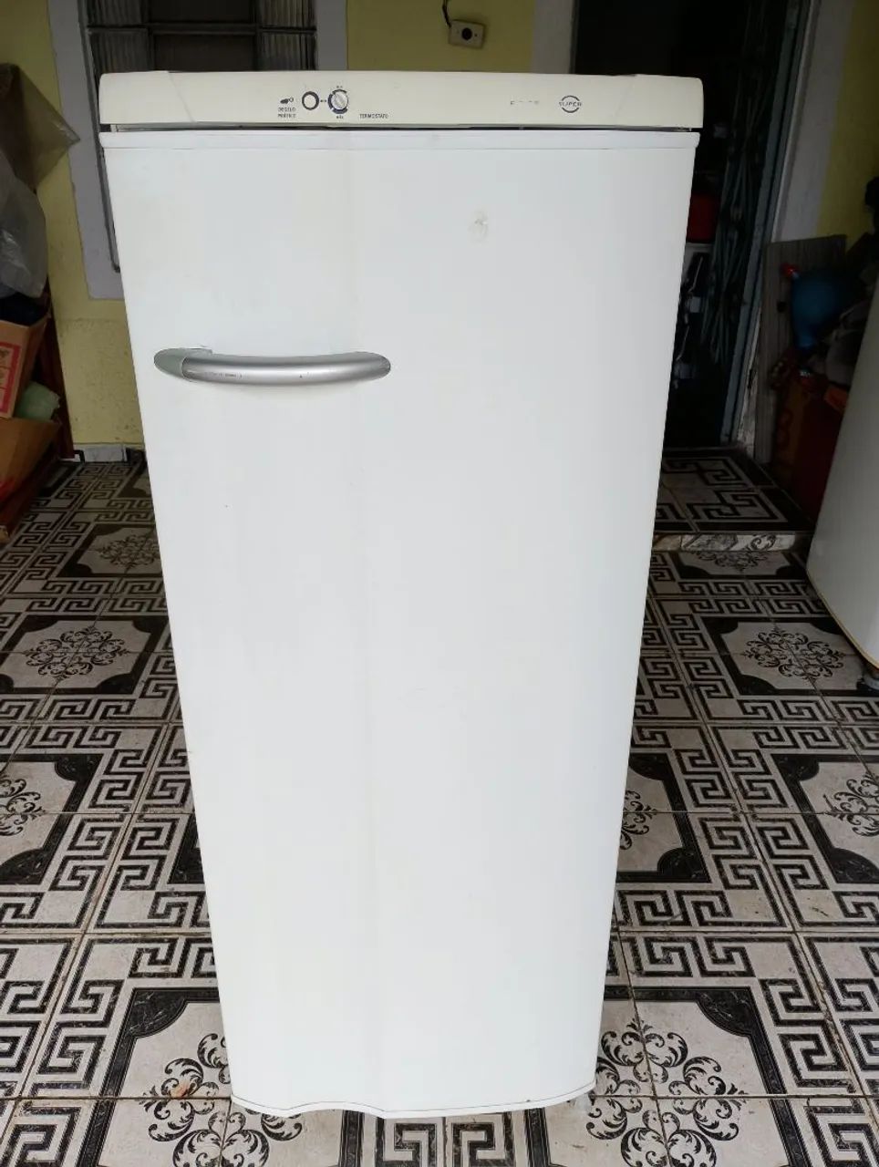 Vendo geladeira funcionando 