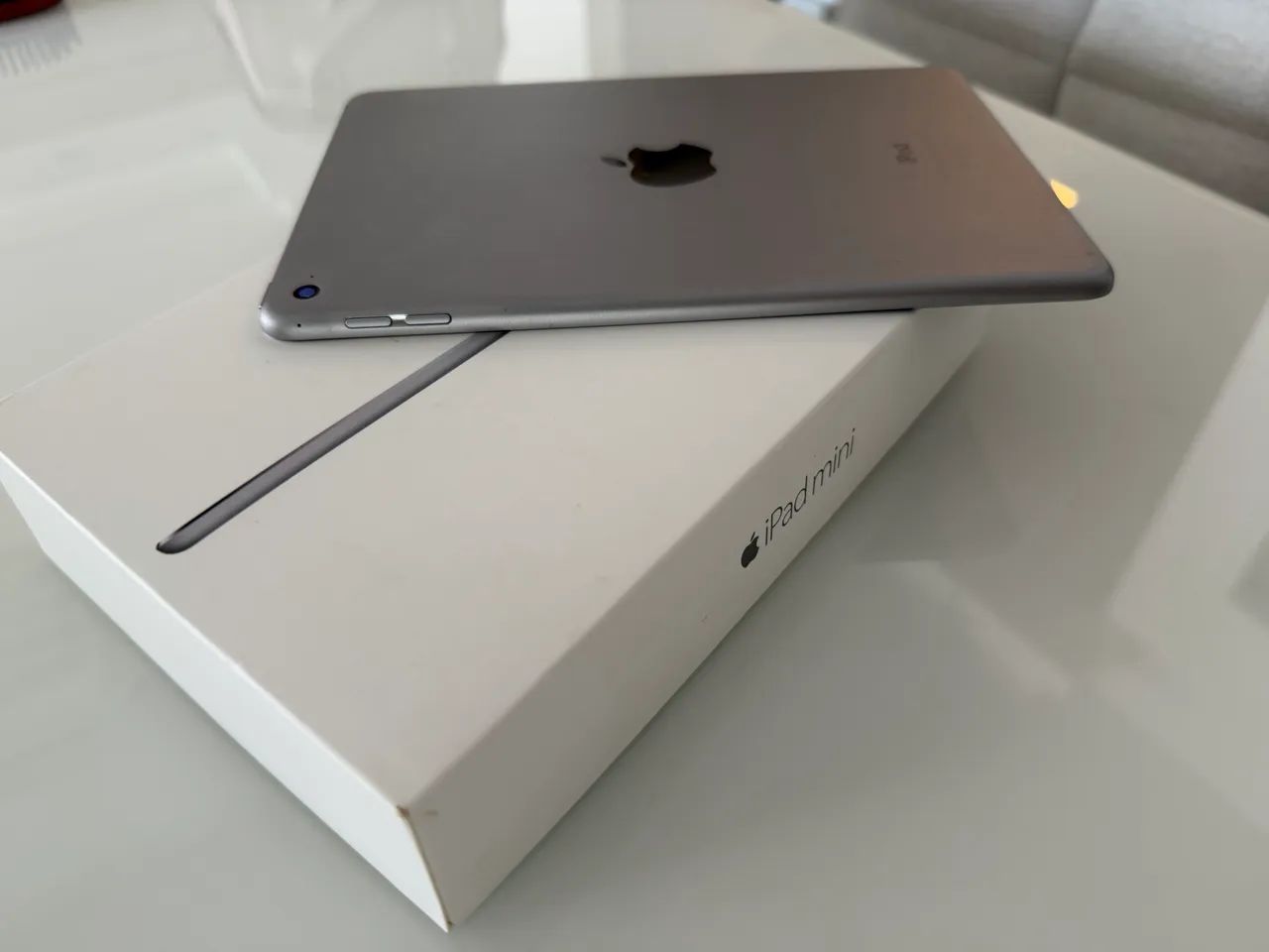 iPad Mini 4 prata 128gb com caixa e acessórios - Tablets e E