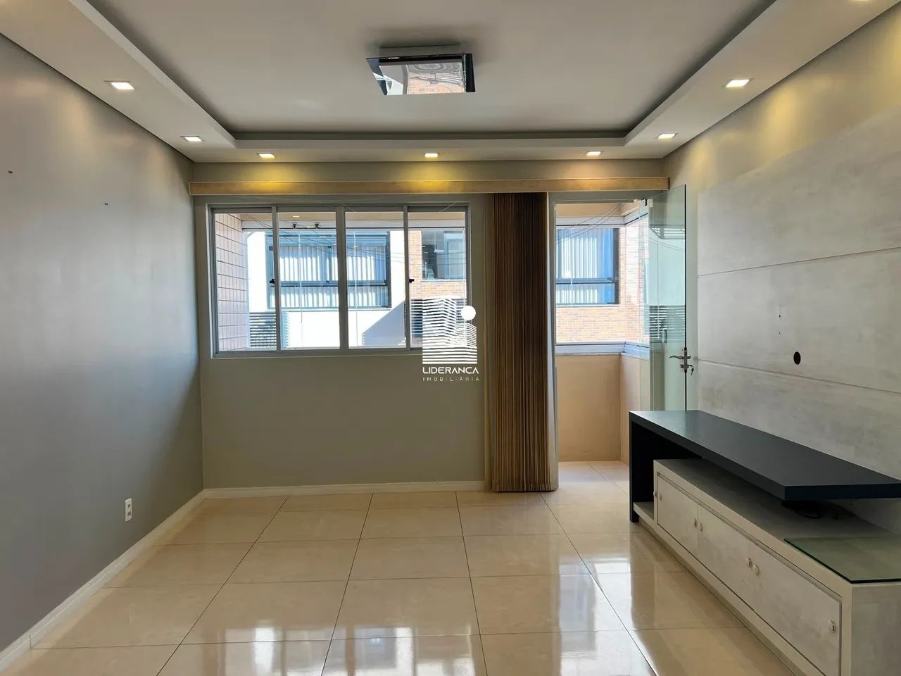 Apartamento,Carvoeira, 03 Dormitórios/01 Suíte - Foto 3