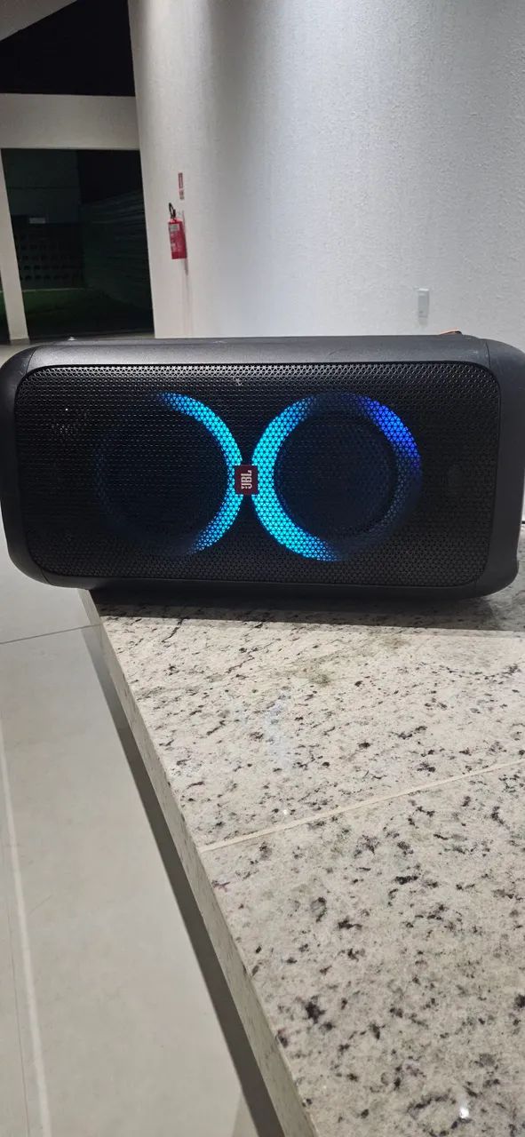 JBL partybox 100