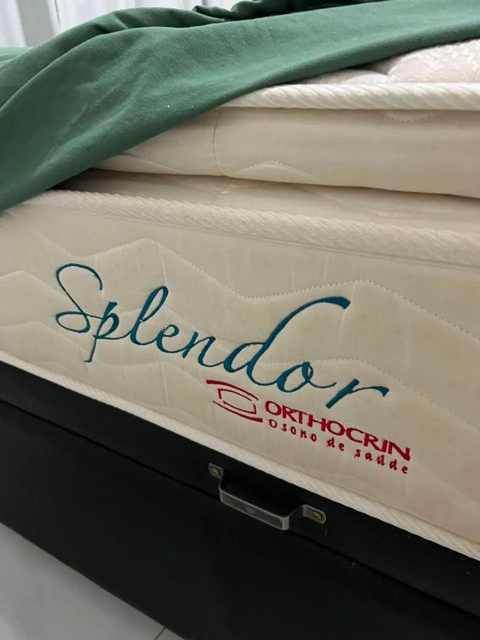 Cama casal box com baú